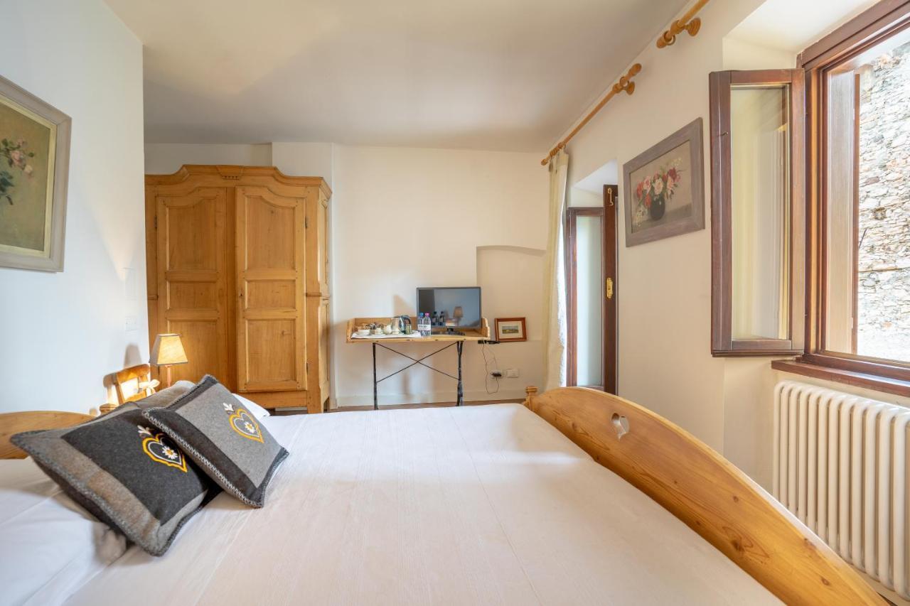 B&B S. Trinità 18 Suites&Rooms Trento Exterior foto