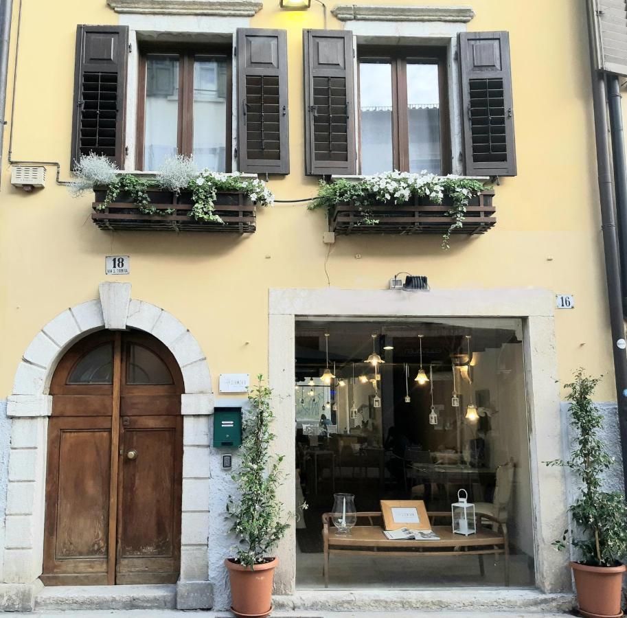 B&B S. Trinità 18 Suites&Rooms Trento Exterior foto